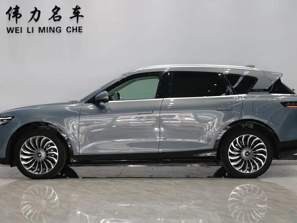 Lantu Auto Lantu FREE 2021 Model AWD Standard Pure Electric Exclusive Luxury Package 2024 - thumbnail 20
