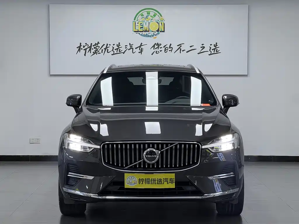 Volvo Volvo XC60 2022 B5 AWD Momentum Luxury Edition 2022 - thumbnail 2