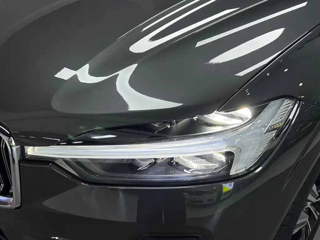 Volvo Volvo XC60 2022 B5 AWD Momentum Luxury Edition 2022 - thumbnail 7