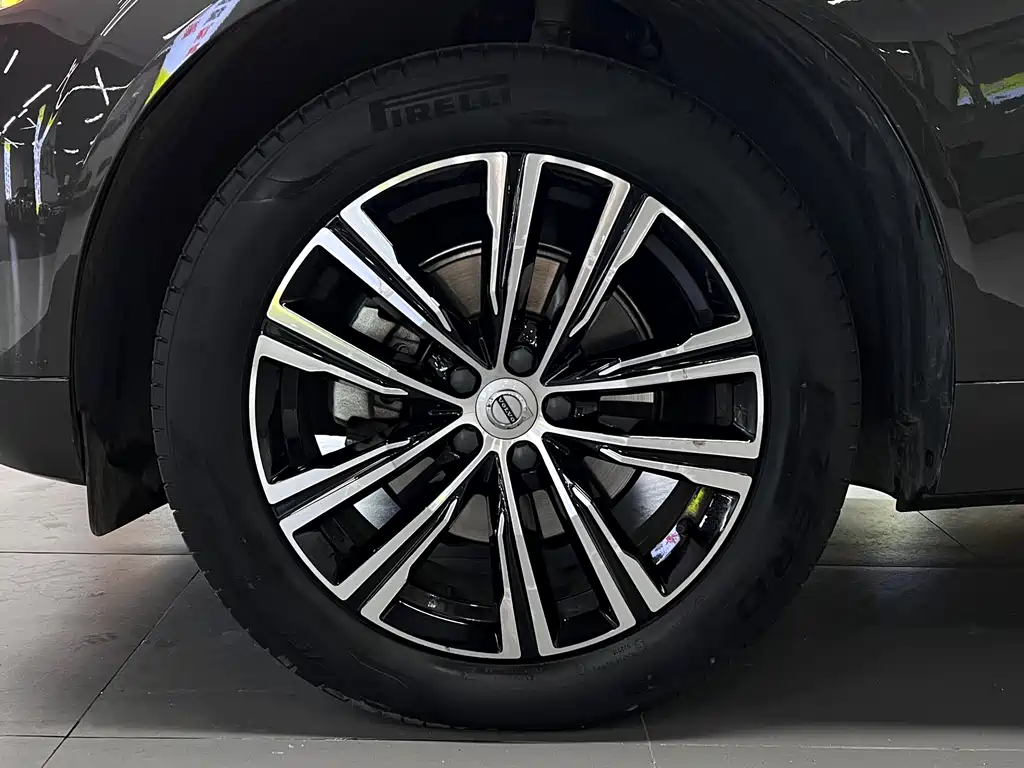 Volvo Volvo XC60 2022 B5 AWD Momentum Luxury Edition 2022 - thumbnail 10