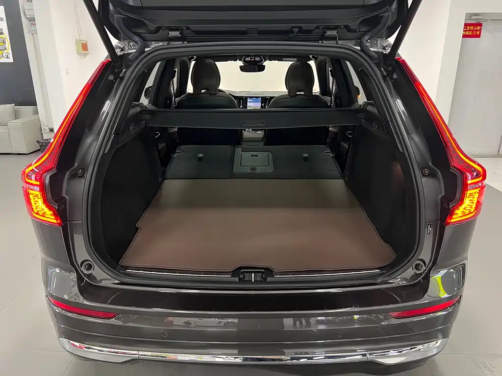 Volvo Volvo XC60 2022 B5 AWD Momentum Luxury Edition 2022 - thumbnail 13