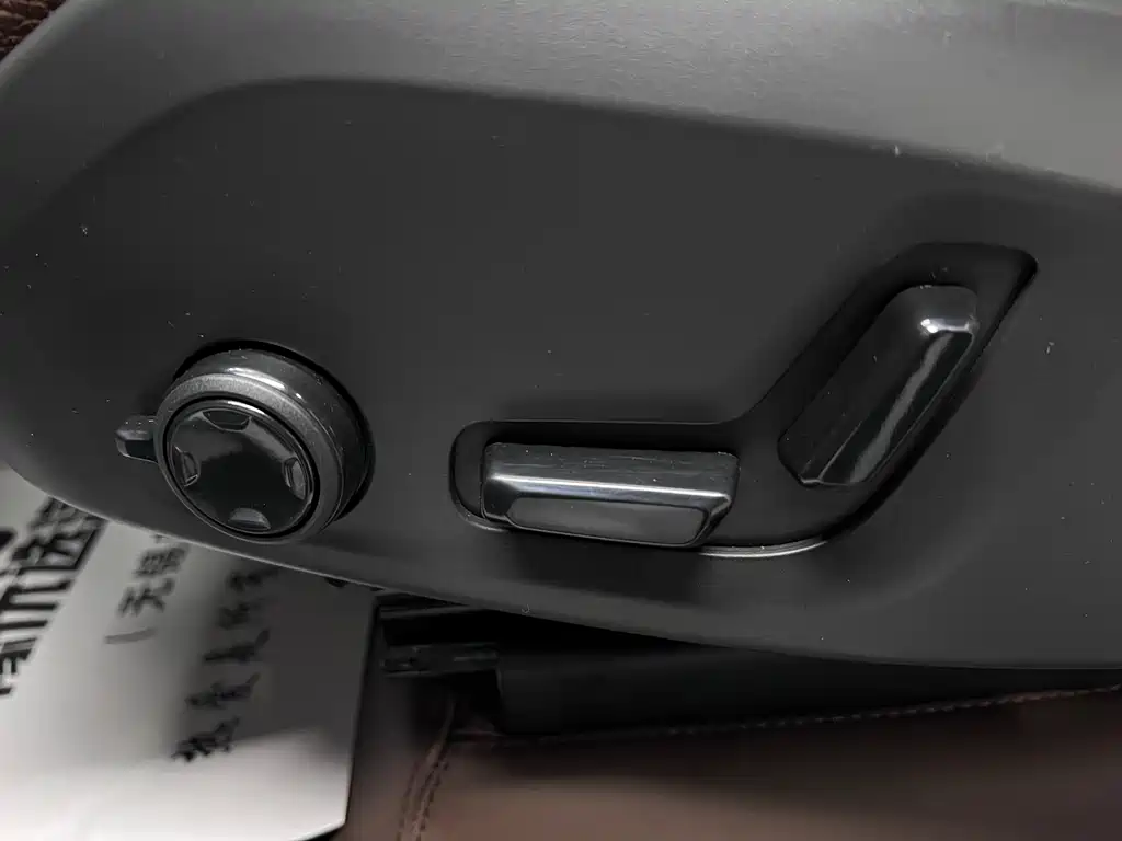 Volvo Volvo XC60 2022 B5 AWD Momentum Luxury Edition 2022 - thumbnail 26