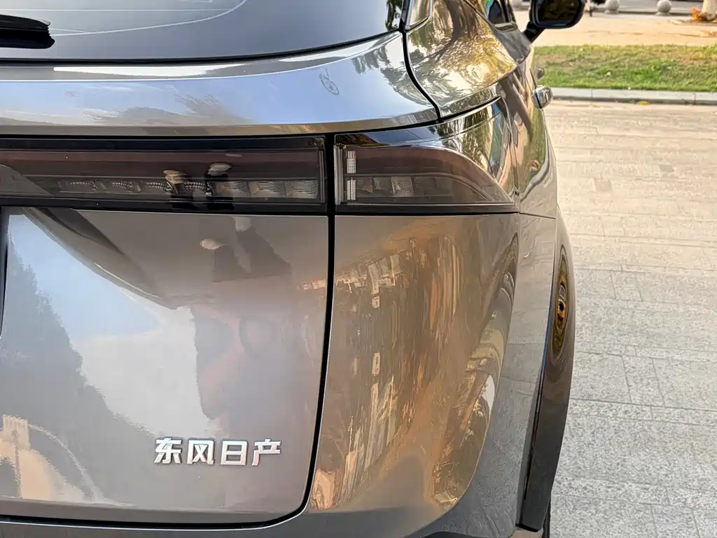 Nissan Nissan Ariya 2022 Model All-Wheel Drive High-Performance Top Trim Version 2023 - thumbnail 12