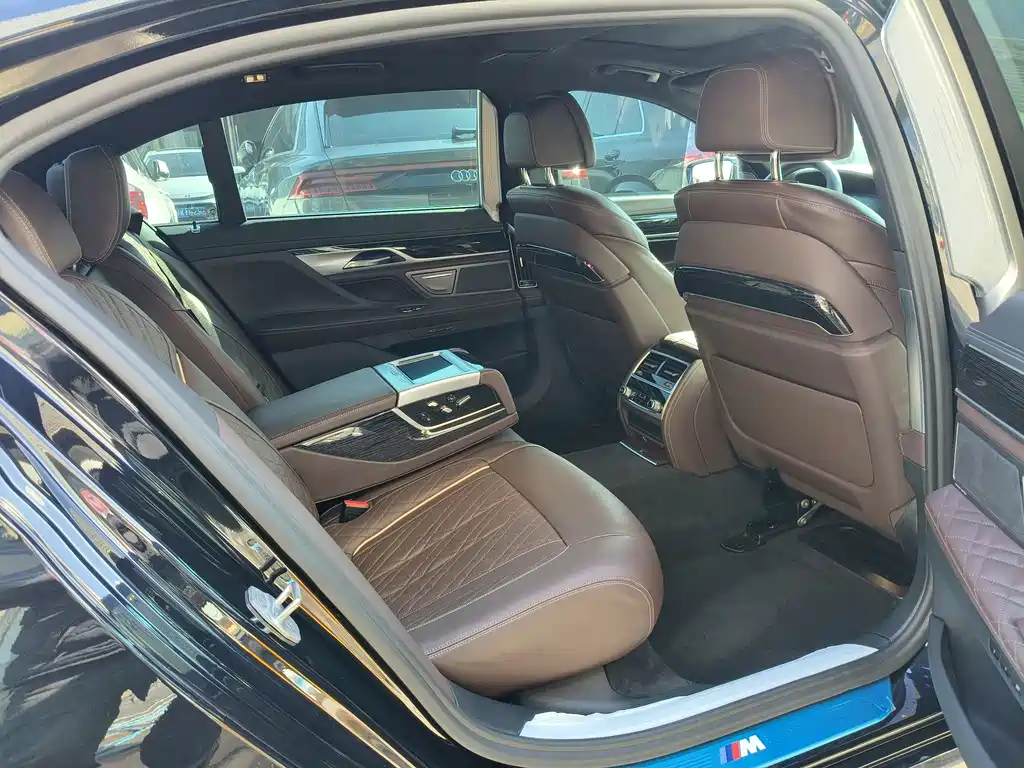 BMW BMW 7 Series 2021 740Li Leading Model M Sport Package 2020 - thumbnail 26