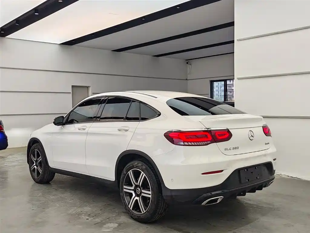 Mercedes-Benz Mercedes-Benz GLC Coupe 2022 GLC 260 4MATIC Coupé SUV 2022 - thumbnail 5