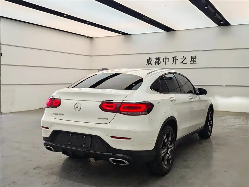 Mercedes-Benz Mercedes-Benz GLC Coupe 2022 GLC 260 4MATIC Coupé SUV 2022 - thumbnail 6