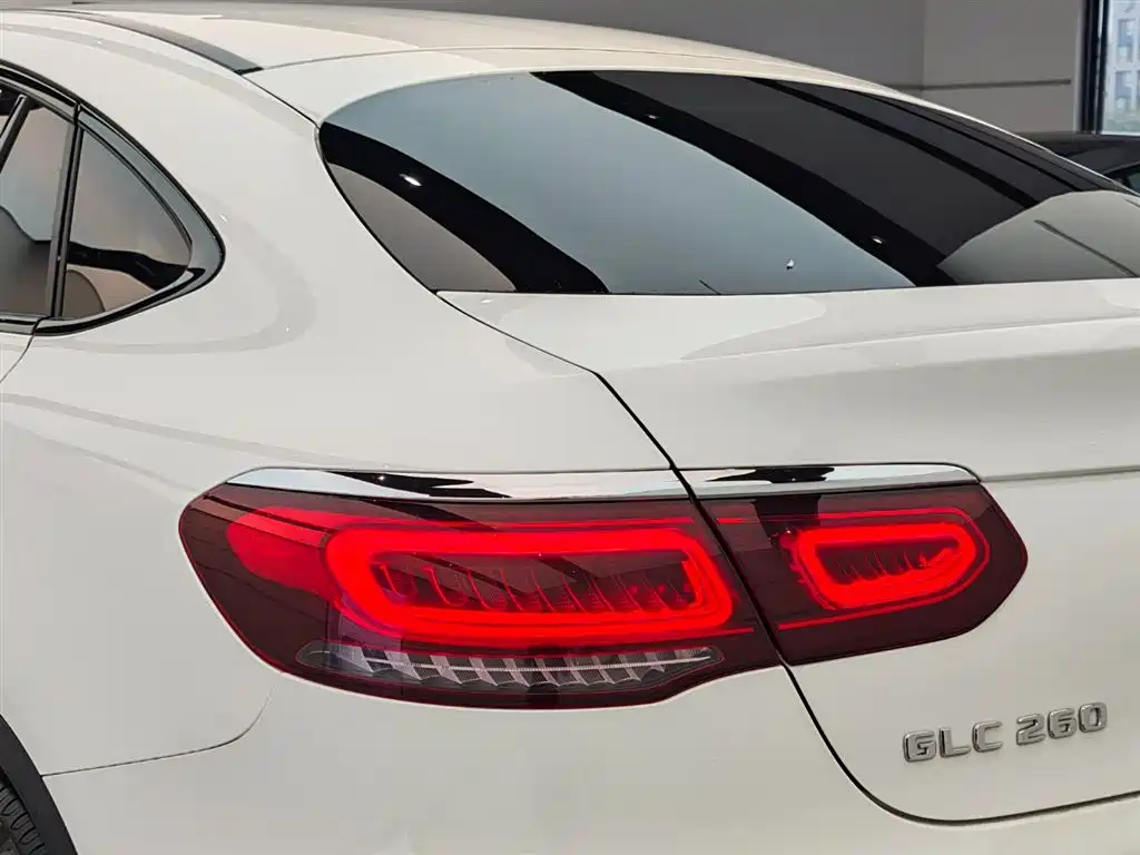Mercedes-Benz Mercedes-Benz GLC Coupe 2022 GLC 260 4MATIC Coupé SUV 2022 - thumbnail 8