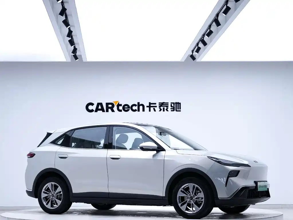 Bestune Geely Emgrand 03 2025 Model 565km Enjoy Edition 2025 - thumbnail 4