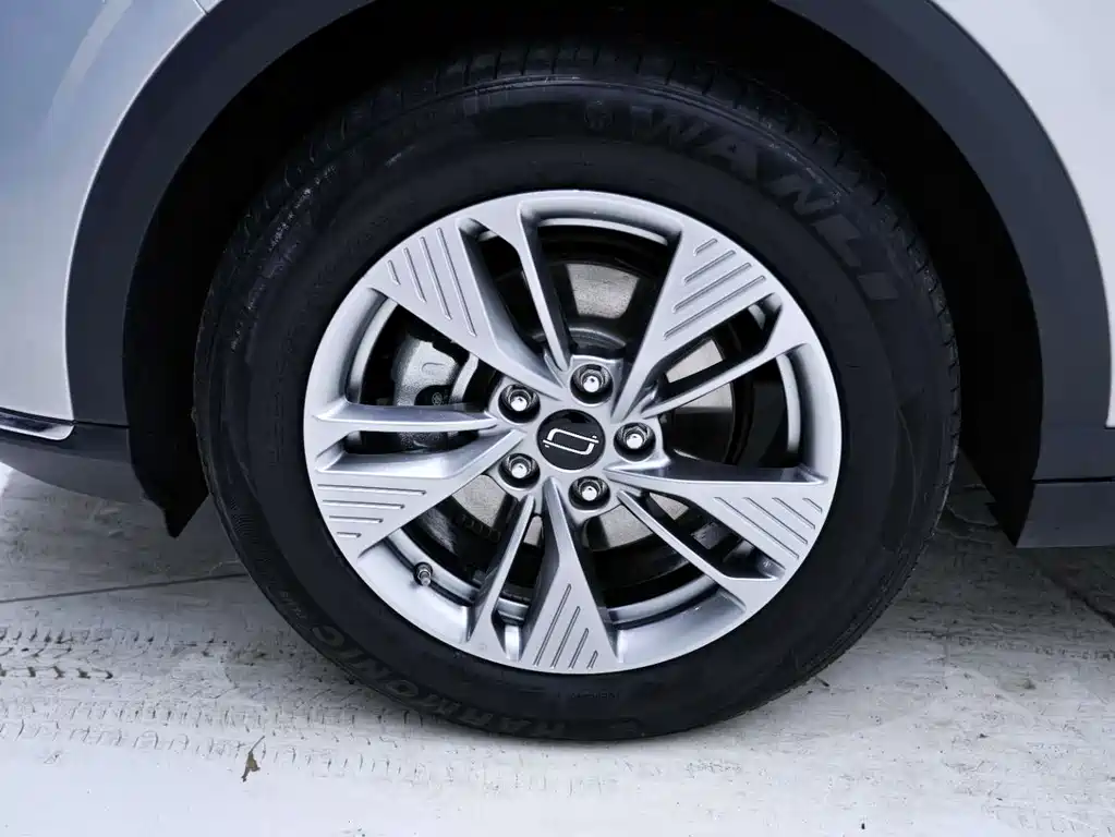 Bestune Geely Emgrand 03 2025 Model 565km Enjoy Edition 2025 - thumbnail 8