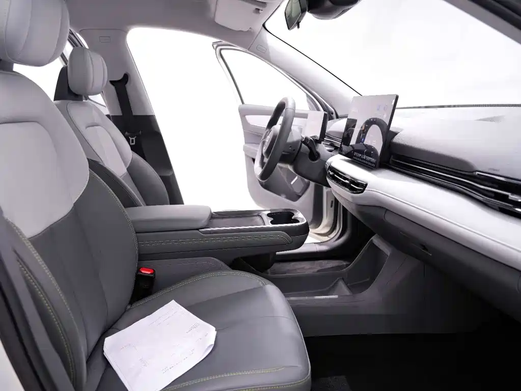 Bestune Geely Emgrand 03 2025 Model 565km Enjoy Edition 2025 - thumbnail 17