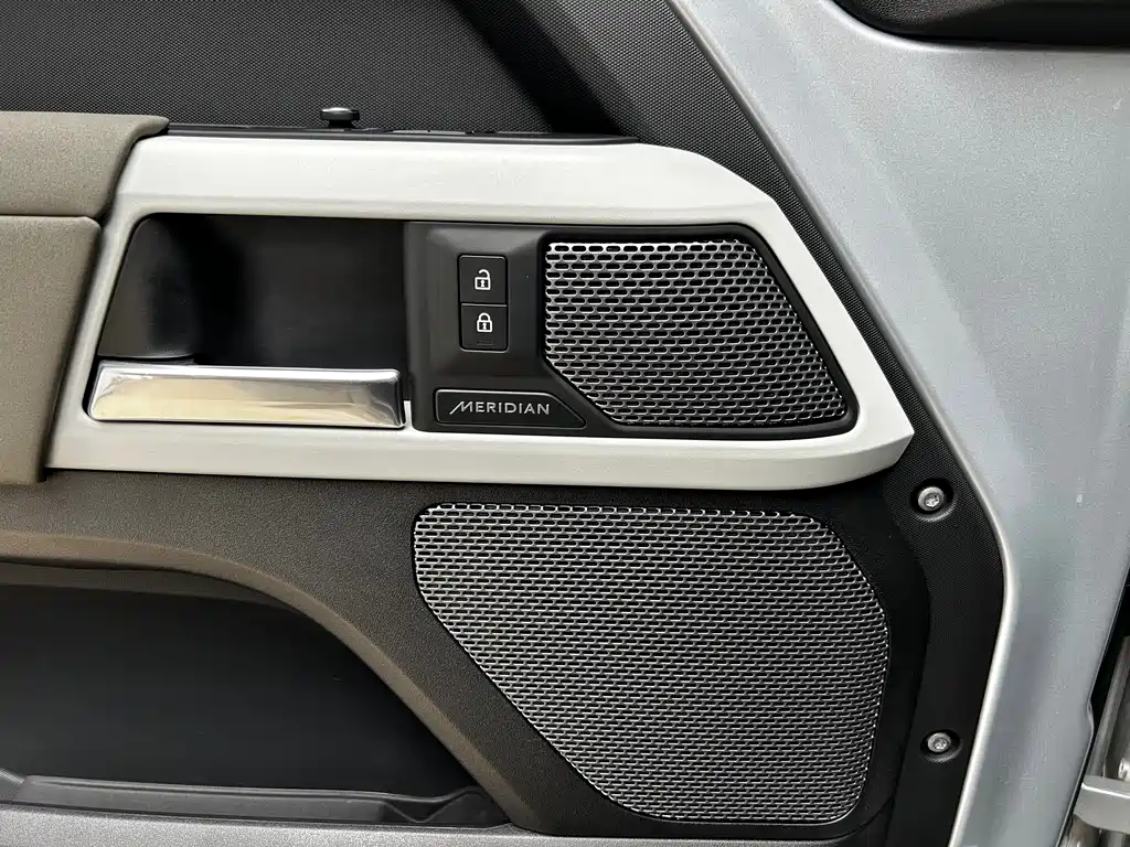 Land Rover Land Rover Defender 2022 90 3.0T P400 X 2021 - thumbnail 5