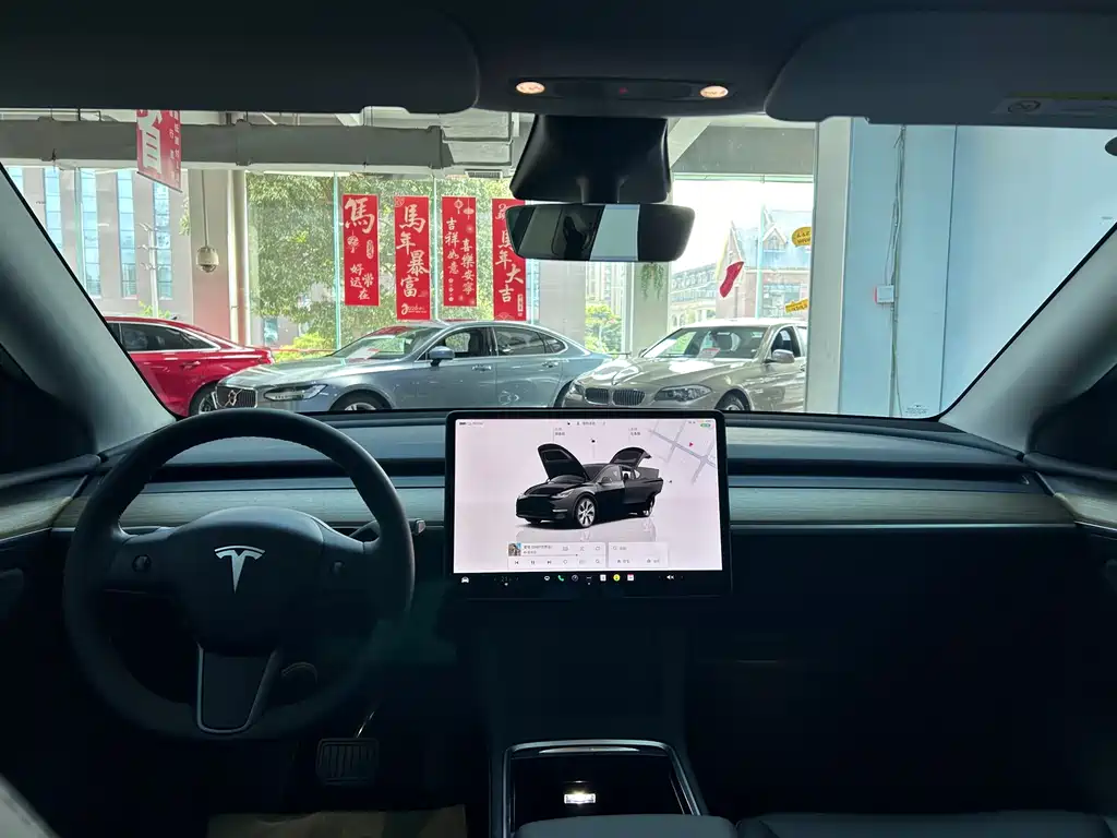 Tesla Model Y 2022 Rear-Wheel Drive Version 2022 - thumbnail 18