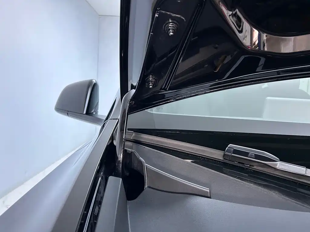 Tesla Model Y 2022 Rear-Wheel Drive Version 2022 - thumbnail 25