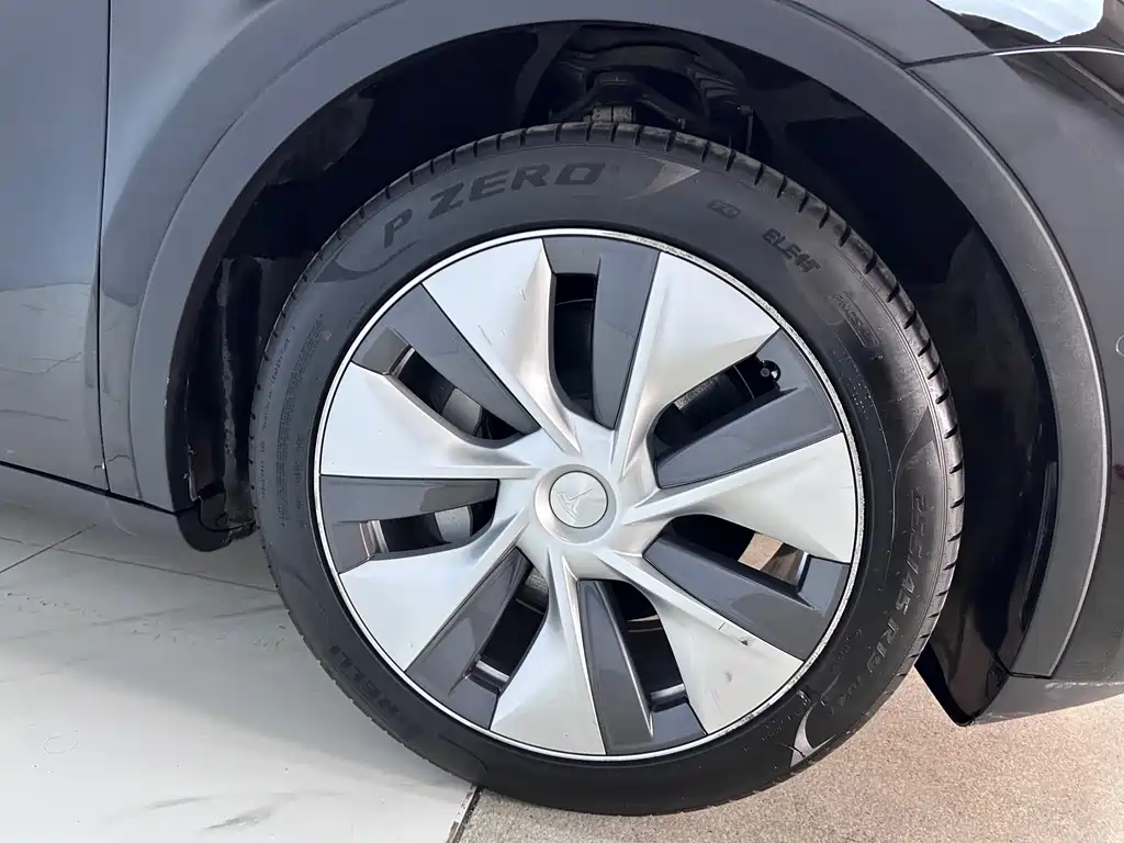 Tesla Model Y 2022 Rear-Wheel Drive Version 2022 - thumbnail 26