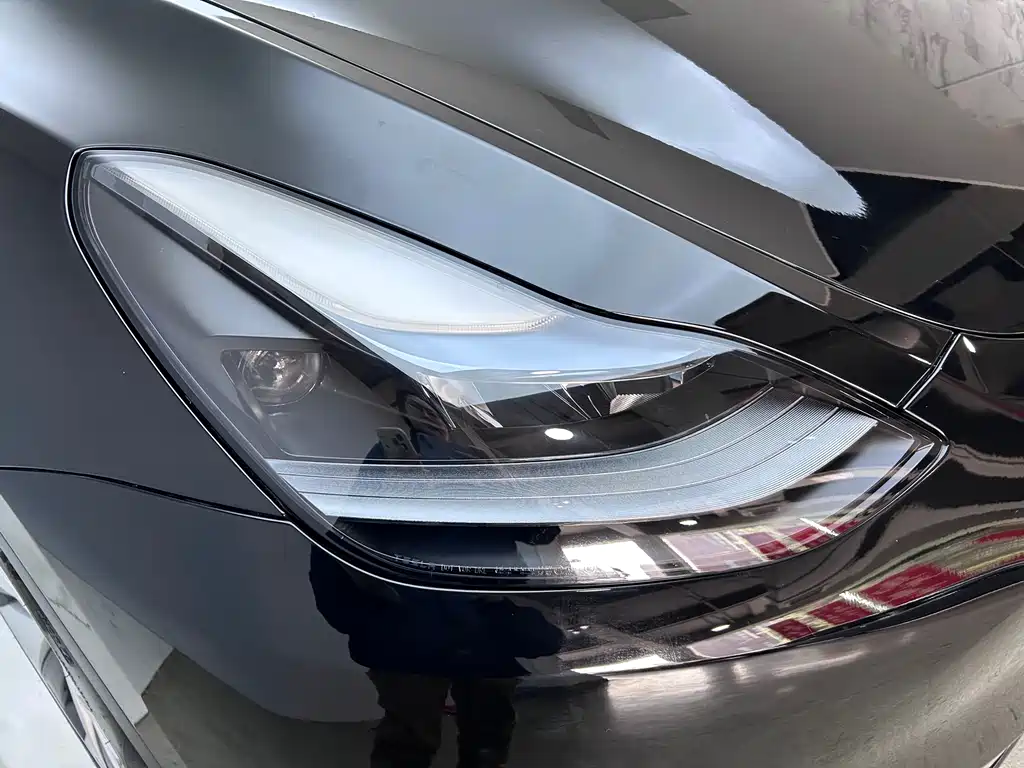 Tesla Model Y 2022 Rear-Wheel Drive Version 2022 - thumbnail 27