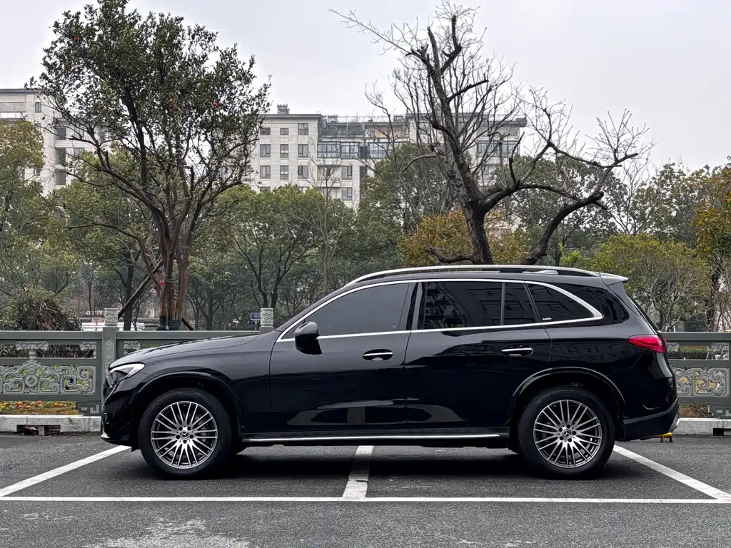 Mercedes-Benz Mercedes-Benz GLC 2025 GLC 300 L 4MATIC Dynamic Model 5-Seat 2025 - thumbnail 3
