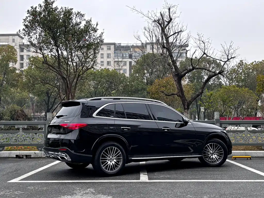 Mercedes-Benz Mercedes-Benz GLC 2025 GLC 300 L 4MATIC Dynamic Model 5-Seat 2025 - thumbnail 4