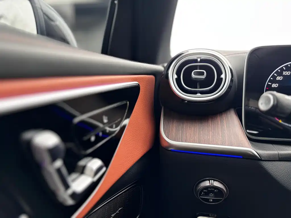 Mercedes-Benz Mercedes-Benz GLC 2025 GLC 300 L 4MATIC Dynamic Model 5-Seat 2025 - thumbnail 16