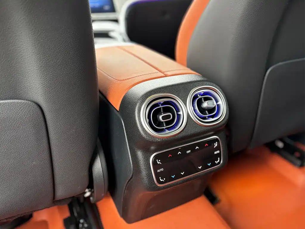 Mercedes-Benz Mercedes-Benz GLC 2025 GLC 300 L 4MATIC Dynamic Model 5-Seat 2025 - thumbnail 21