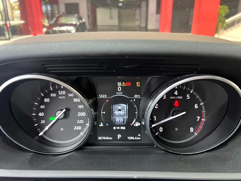 Land Rover Discovery 2017 3.0 SC V6 SE 2018 - thumbnail 5
