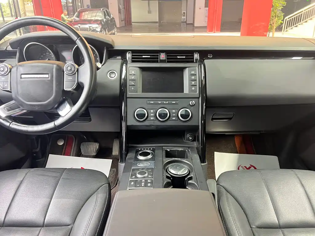 Land Rover Discovery 2017 3.0 SC V6 SE 2018 - thumbnail 11