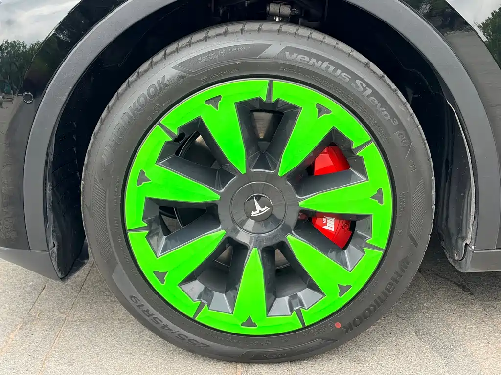 Tesla Model Y 2022 Rear-Wheel Drive Version 2023 - thumbnail 9