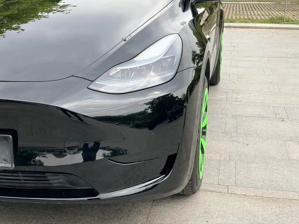 Tesla Model Y 2022 Rear-Wheel Drive Version 2023 - thumbnail 10