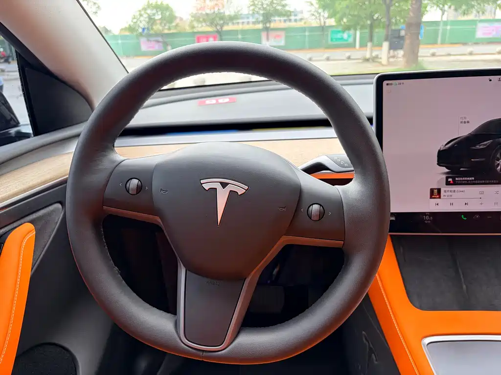 Tesla Model Y 2022 Rear-Wheel Drive Version 2023 - thumbnail 17