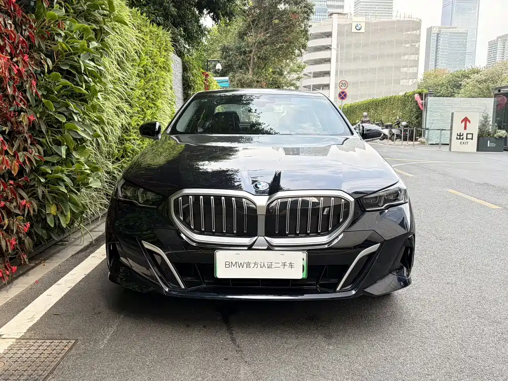 BMW BMW i5 2025 eDrive 40L M Sport Package 2025 - thumbnail 2