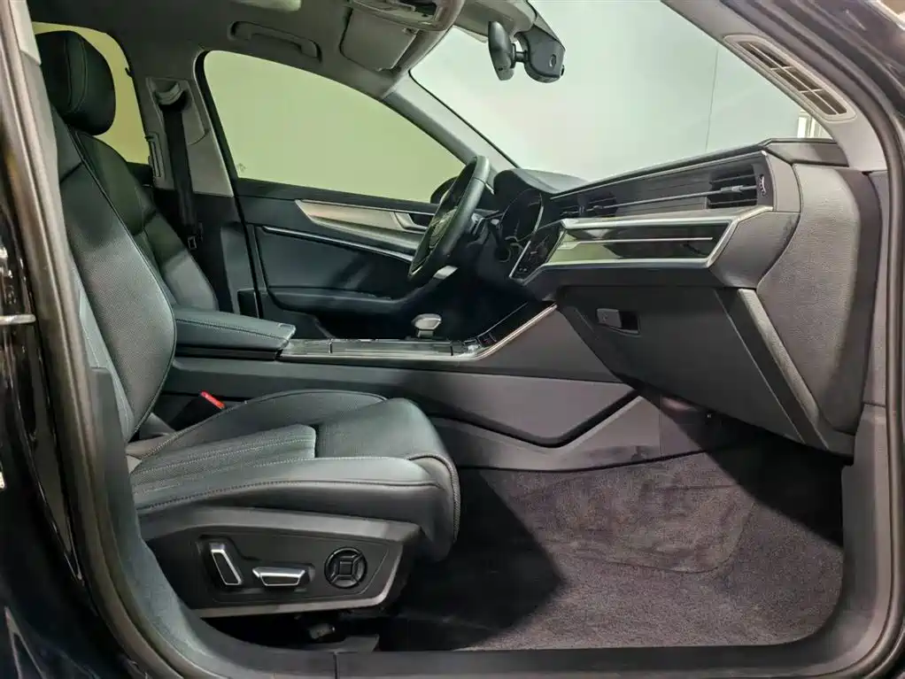 Audi Audi A6L 2025 45 TFSI Premium Dynamic + Ventilation Comfort Package 2025 - thumbnail 7