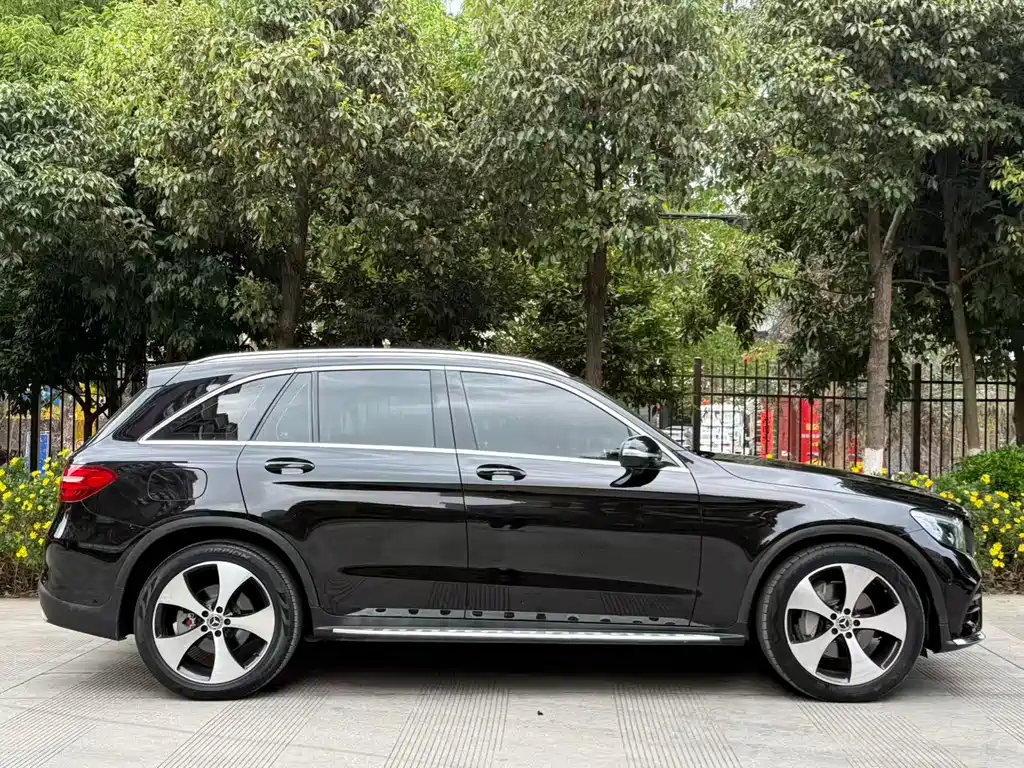 Mercedes-Benz Mercedes-Benz GLC 2018 GLC 300 4MATIC Luxury Model 2018 - thumbnail 11