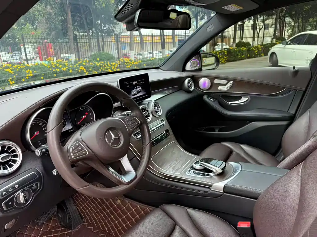 Mercedes-Benz Mercedes-Benz GLC 2018 GLC 300 4MATIC Luxury Model 2018 - thumbnail 20