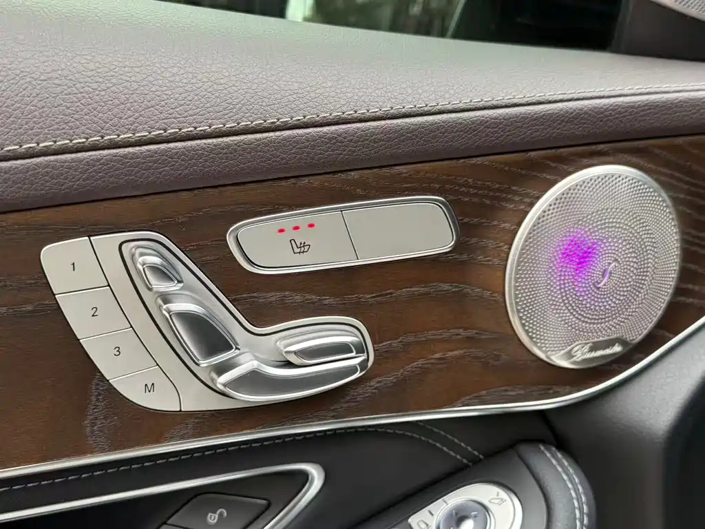 Mercedes-Benz Mercedes-Benz GLC 2018 GLC 300 4MATIC Luxury Model 2018 - thumbnail 24