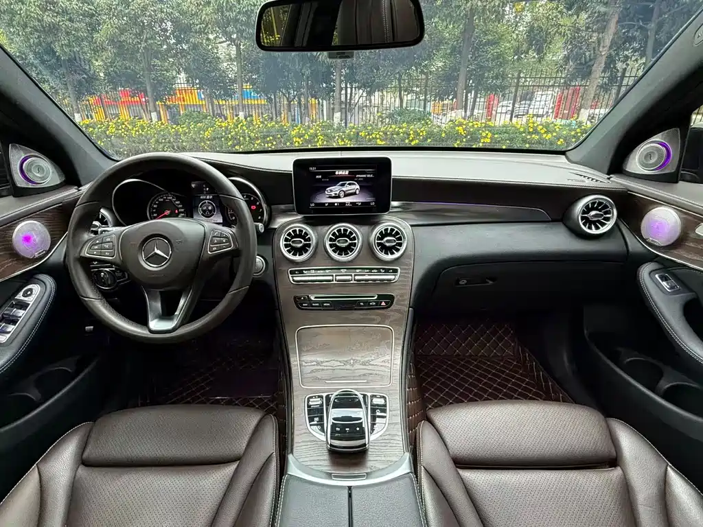 Mercedes-Benz Mercedes-Benz GLC 2018 GLC 300 4MATIC Luxury Model 2018 - thumbnail 29