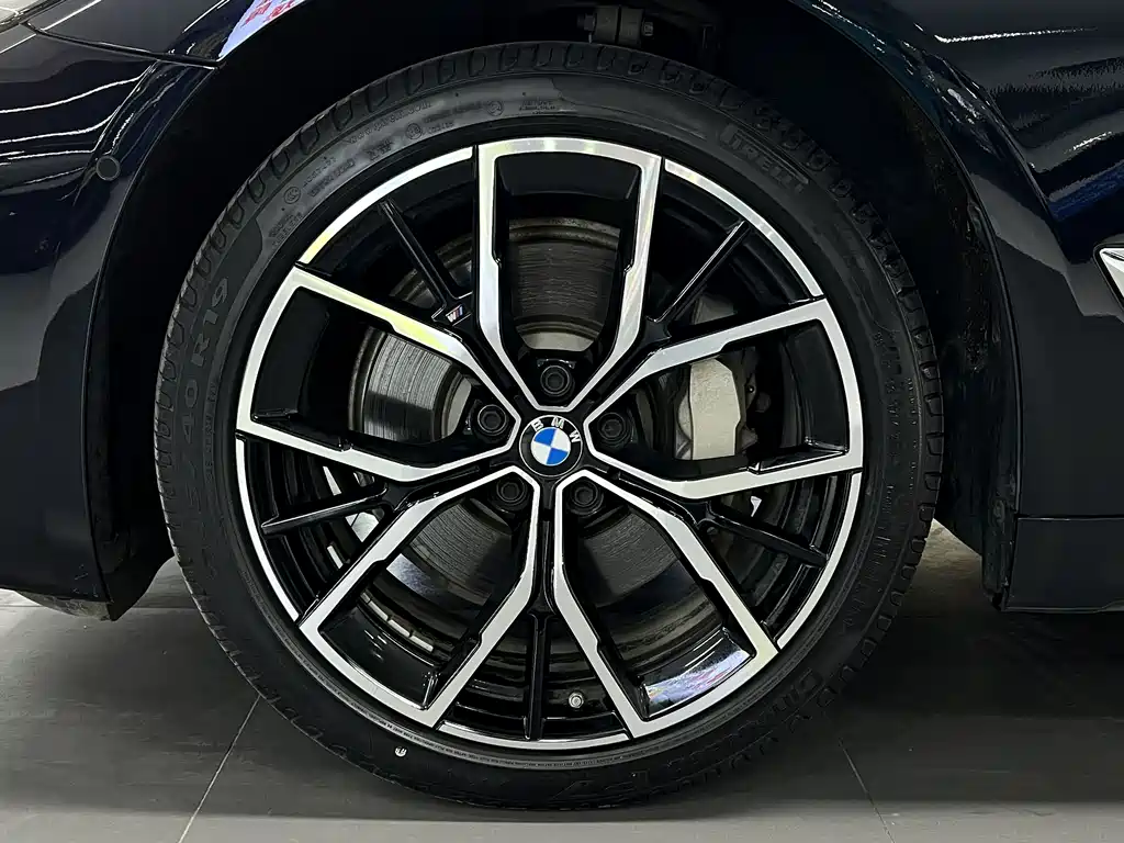 BMW BMW 5 Series 2023 530Li Premium M Sport Package 2023 - thumbnail 11