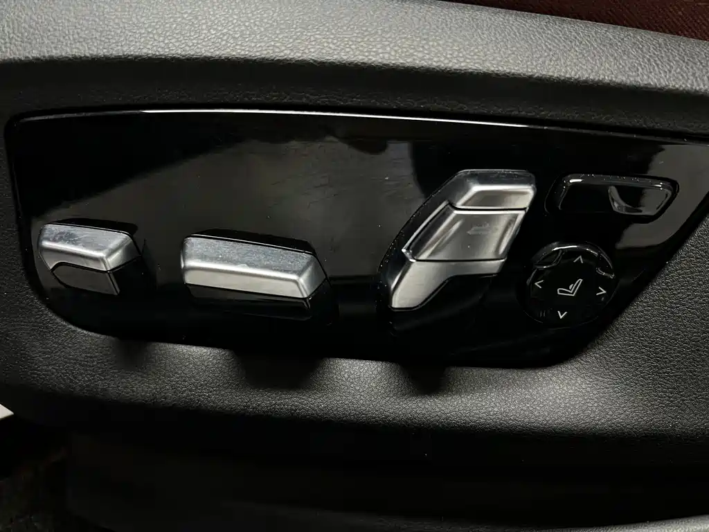 BMW BMW 5 Series 2023 530Li Premium M Sport Package 2023 - thumbnail 28