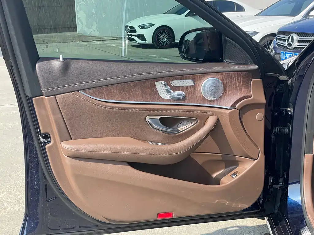 Mercedes-Benz Mercedes-Benz E-Class 2020 Model Year Facelift E 300 L Special Edition 2020 - thumbnail 15