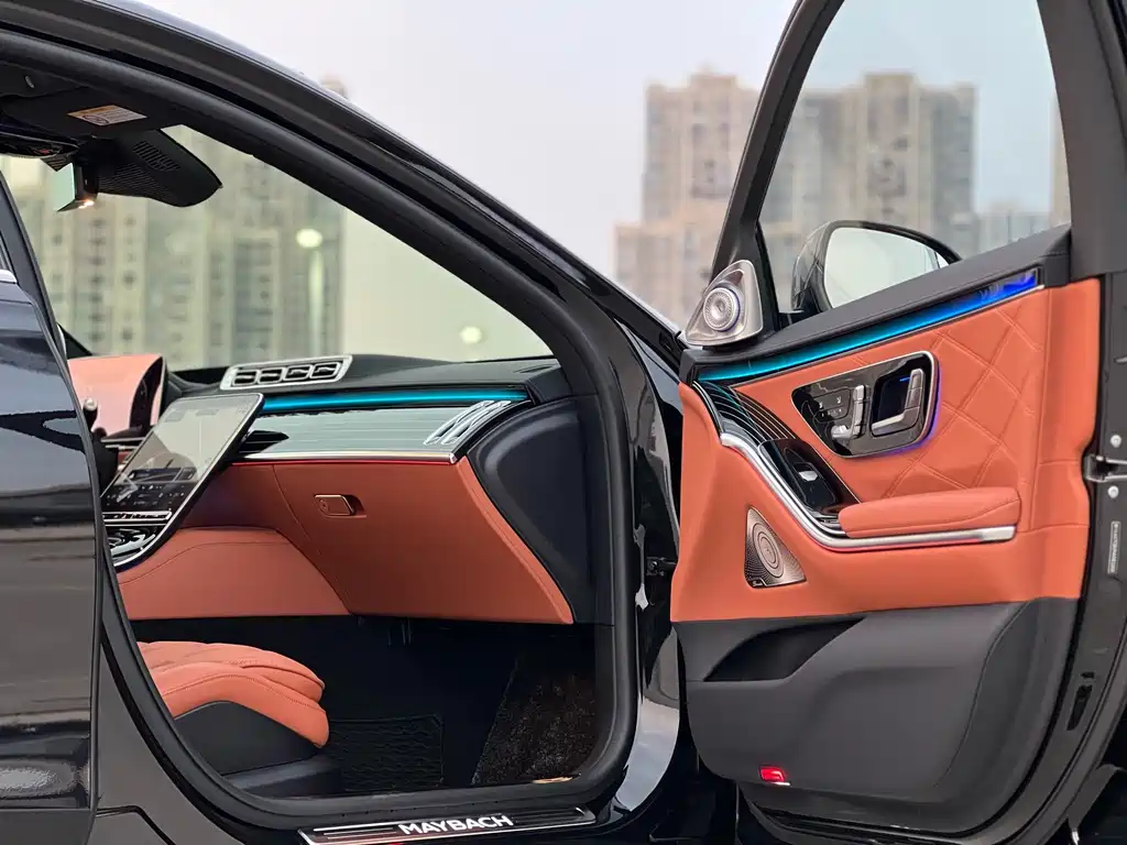 Mercedes-Benz Maybach S-Class 2021 S 580 4MATIC 2022 - thumbnail 6
