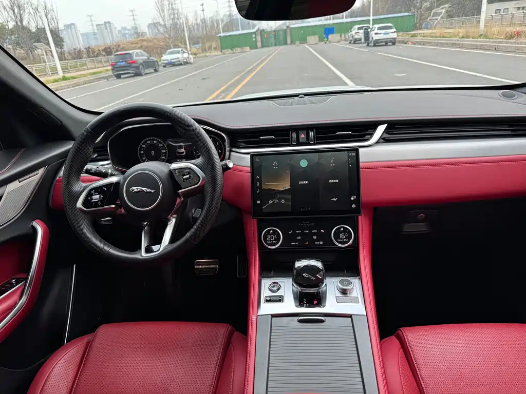 Jaguar Jaguar F-PACE 2024 P250 R-Dynamic SE 2024 - thumbnail 6