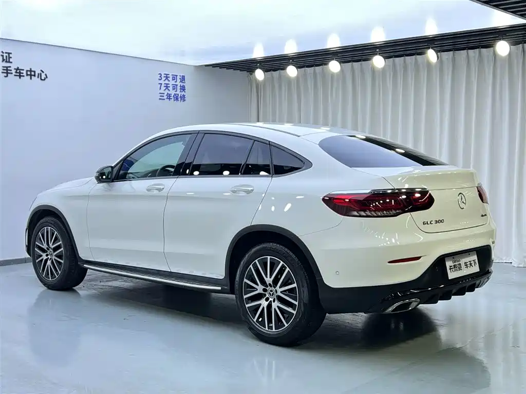 Mercedes-Benz Mercedes-Benz GLC Coupe 2021 GLC 300 4MATIC AMG Line Coupé SUV 2021 - thumbnail 5