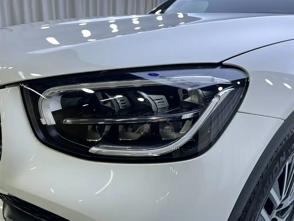 Mercedes-Benz Mercedes-Benz GLC Coupe 2021 GLC 300 4MATIC AMG Line Coupé SUV 2021 - thumbnail 23