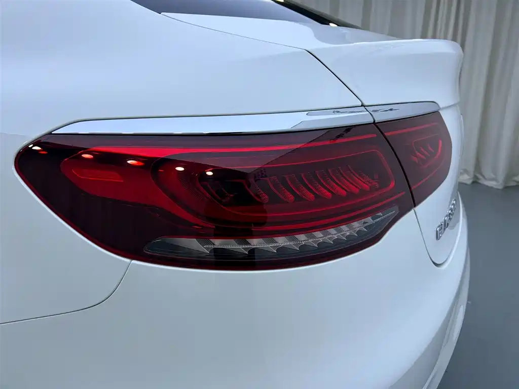 Mercedes-Benz Mercedes-Benz GLC Coupe 2021 GLC 300 4MATIC AMG Line Coupé SUV 2021 - thumbnail 24