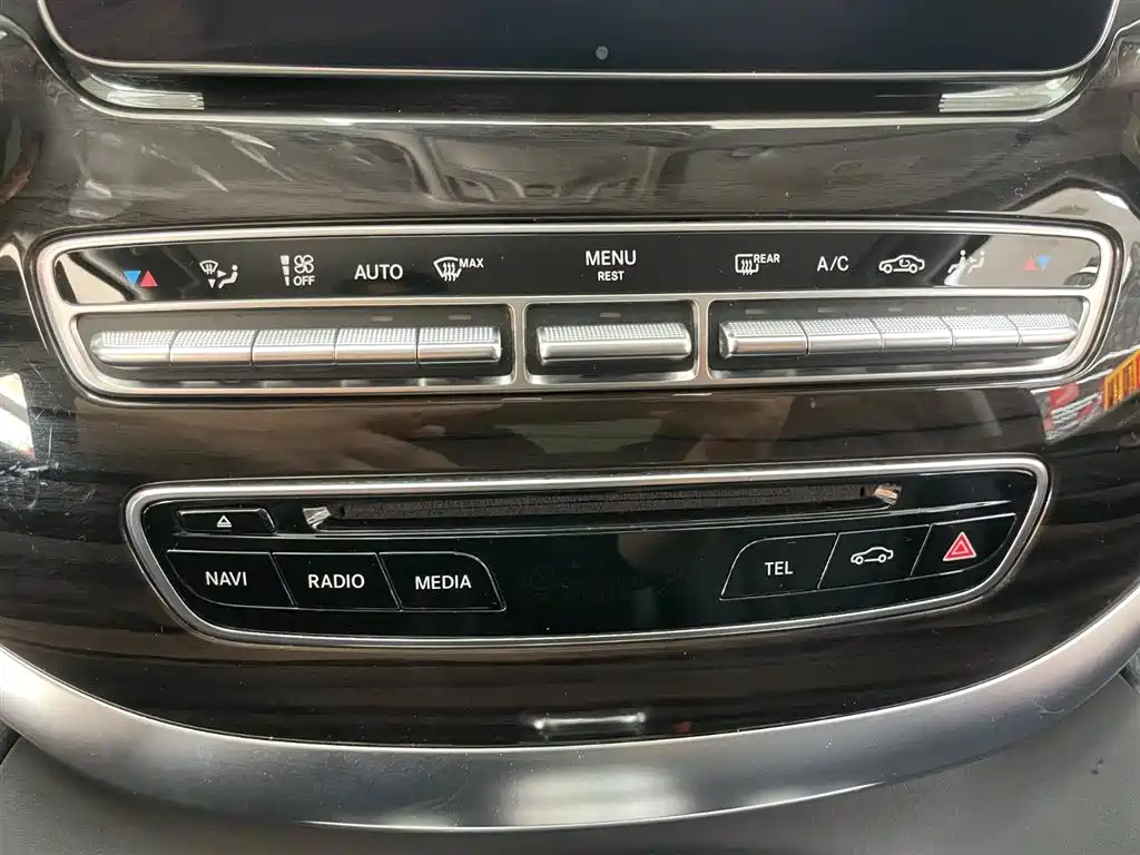 Mercedes-Benz Mercedes-Benz V-Class 2017 V 260 L Edition 2018 - thumbnail 23