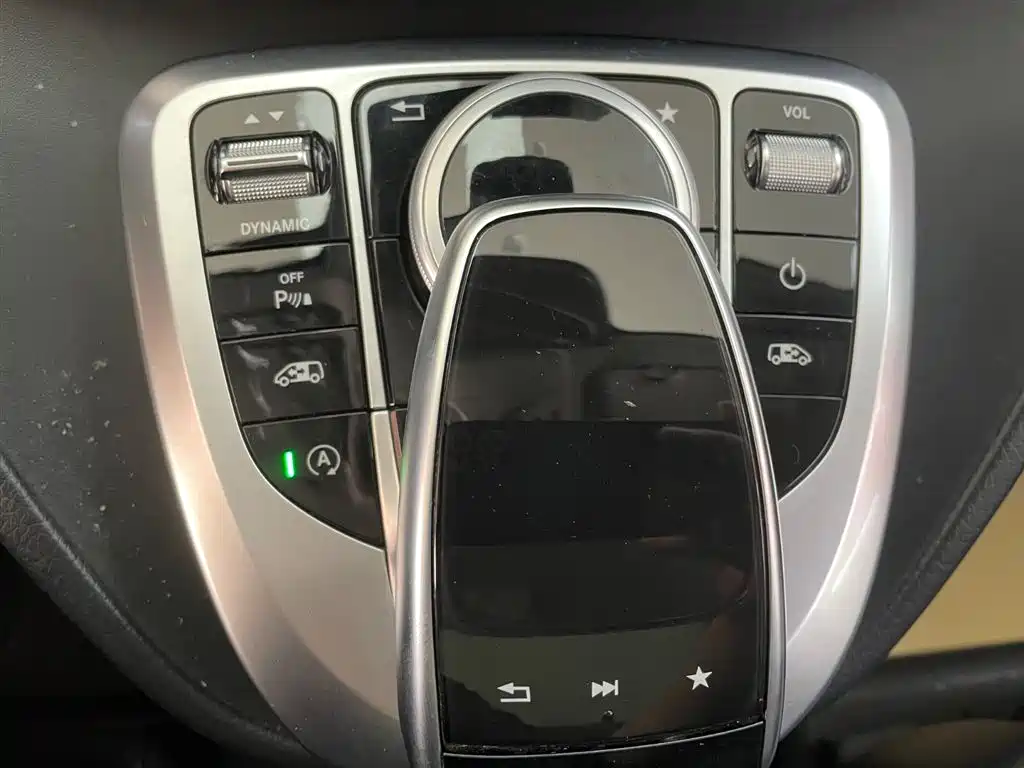 Mercedes-Benz Mercedes-Benz V-Class 2017 V 260 L Edition 2018 - thumbnail 24