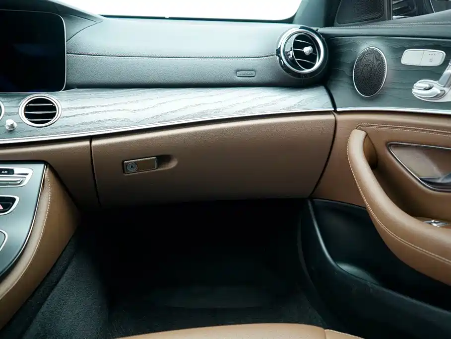 Mercedes-Benz Mercedes-Benz E-Class 2021 Model Year Facelift E 300 L Sport Style 2021 - thumbnail 19