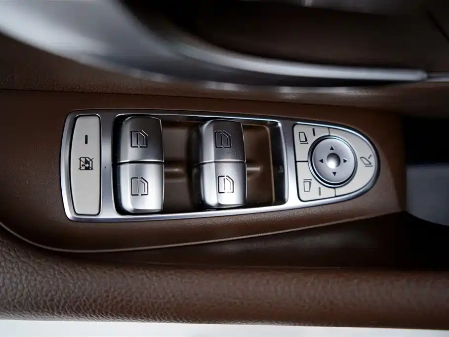 Mercedes-Benz Mercedes-Benz E-Class 2021 Model Year Facelift E 300 L Sport Style 2021 - thumbnail 25