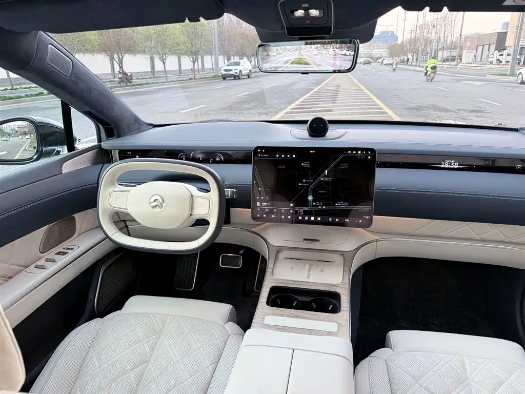 NIO NIO ET9 2025 Model 102kWh 2025 - thumbnail 4