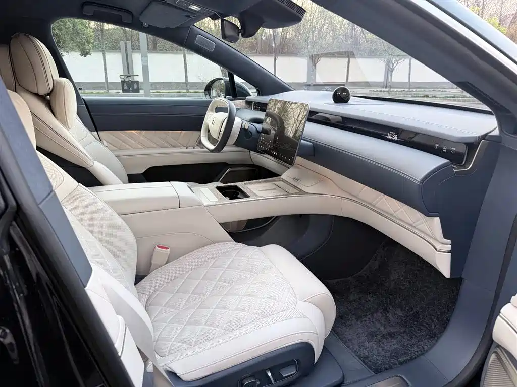 NIO NIO ET9 2025 Model 102kWh 2025 - thumbnail 6