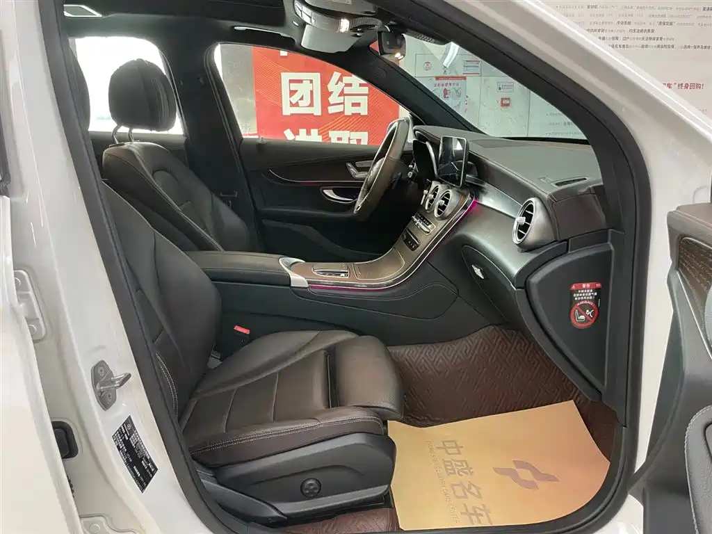 Mercedes-Benz Mercedes-Benz GLC 2020 GLC 260 L 4MATIC Luxury 2019 - thumbnail 19