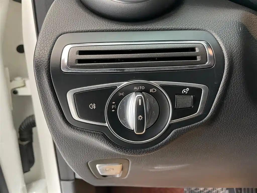 Mercedes-Benz Mercedes-Benz GLC 2020 GLC 260 L 4MATIC Luxury 2019 - thumbnail 20